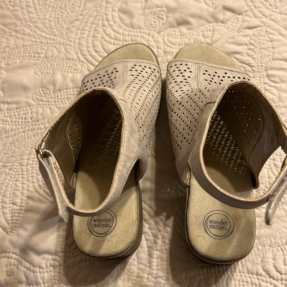 Wonder Nation sandals slightly worn